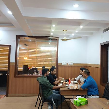 Blue Bell Cochin Airport Hotel Nedumbassery Kültér fotó