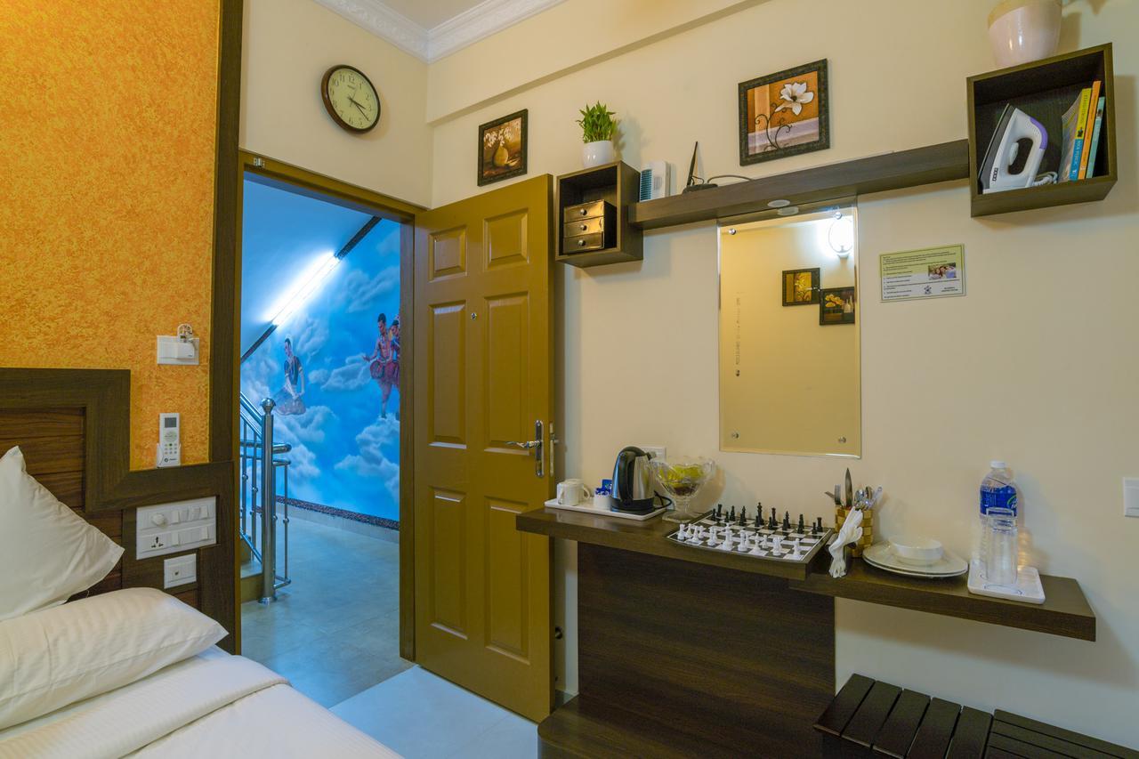 Blue Bell Cochin Airport Hotel Nedumbassery Kültér fotó