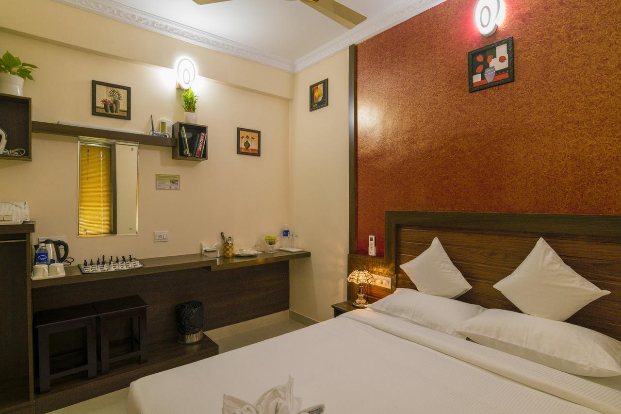 Blue Bell Cochin Airport Hotel Nedumbassery Kültér fotó