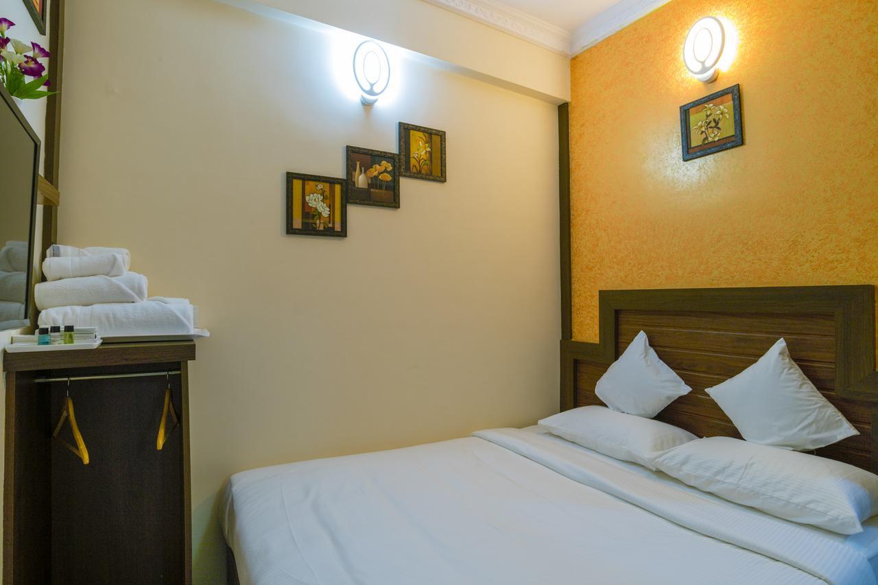 Blue Bell Cochin Airport Hotel Nedumbassery Kültér fotó