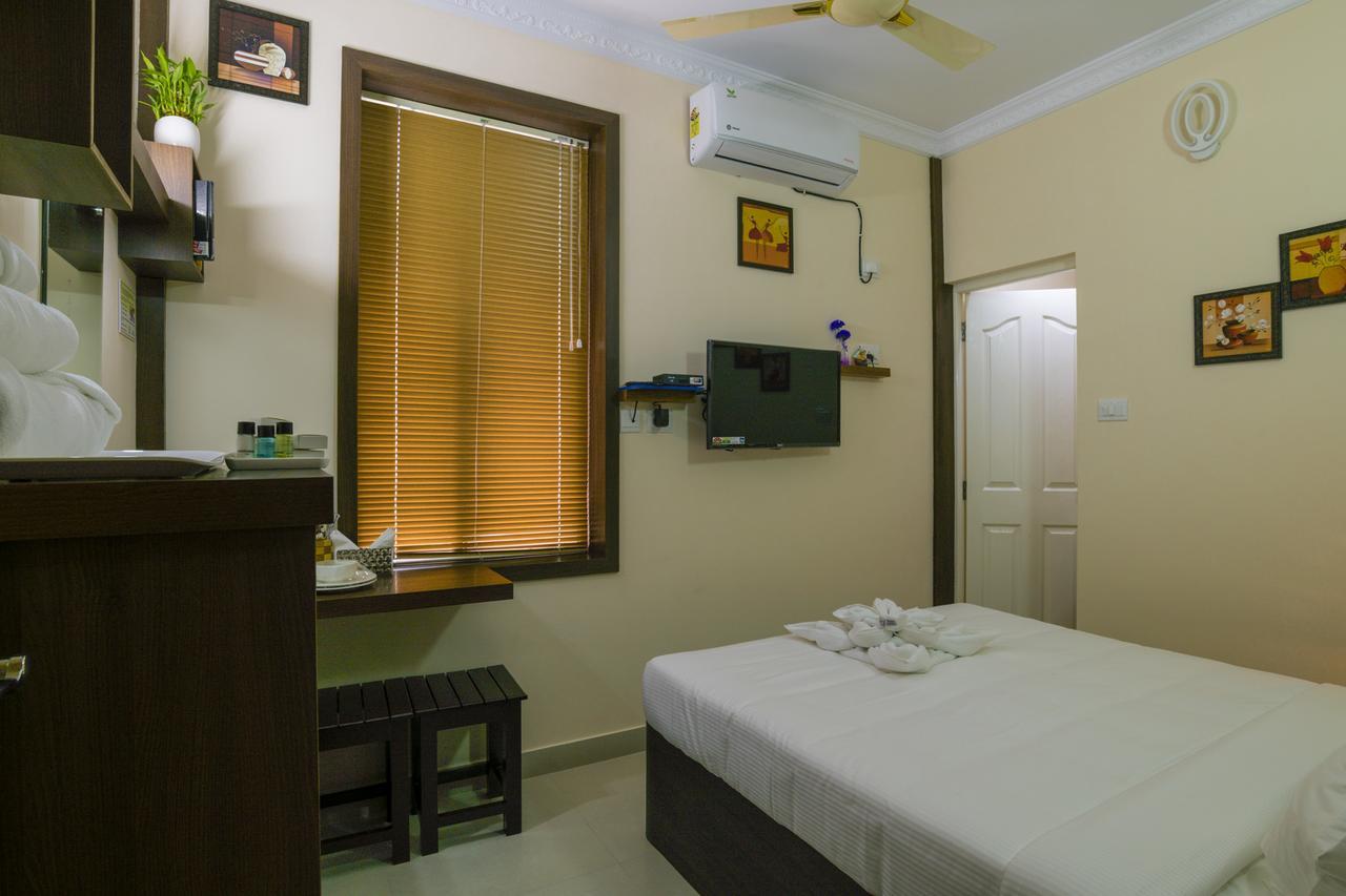 Blue Bell Cochin Airport Hotel Nedumbassery Kültér fotó